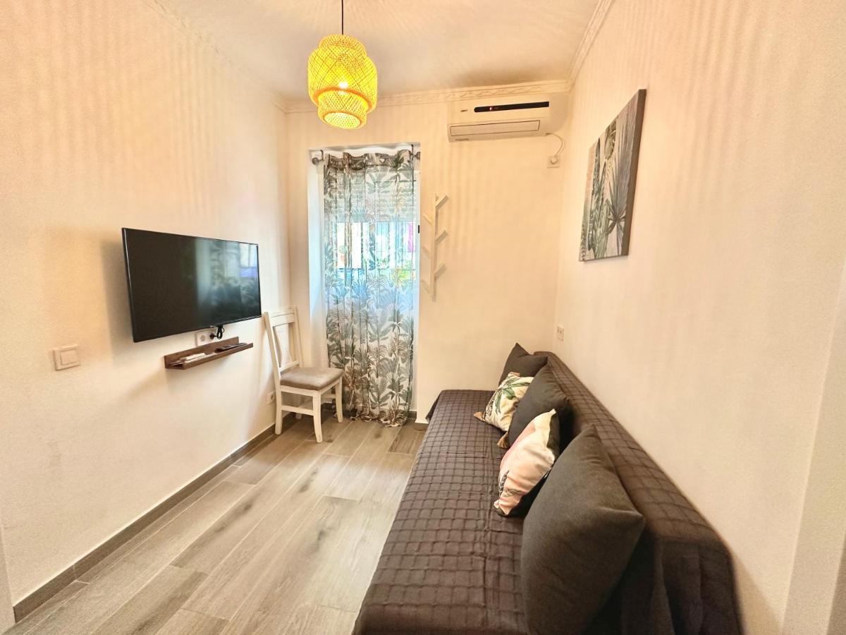 Sol Apartamentos Malaga Centro ภายนอก รูปภาพ
