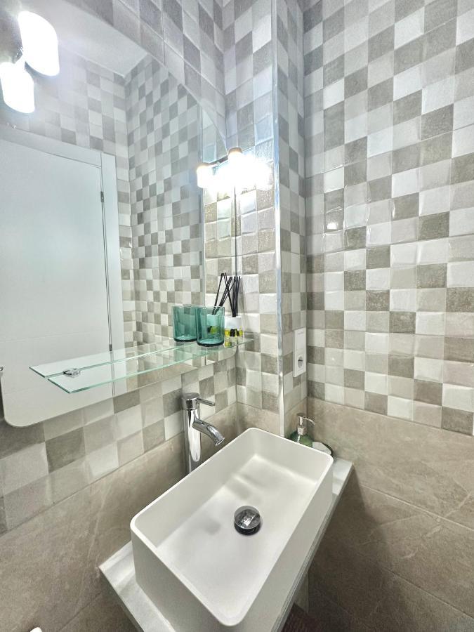 Sol Apartamentos Malaga Centro ภายนอก รูปภาพ