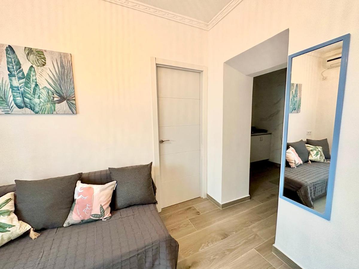 Sol Apartamentos Malaga Centro ภายนอก รูปภาพ